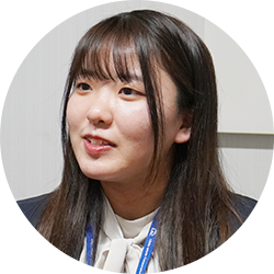 秋山 真菜